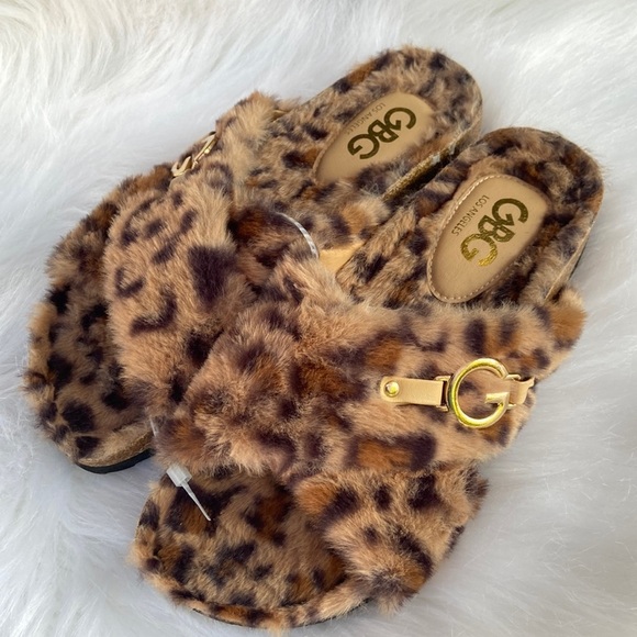 New GUESS Faux Fur Sandals - Picture 1 of 4